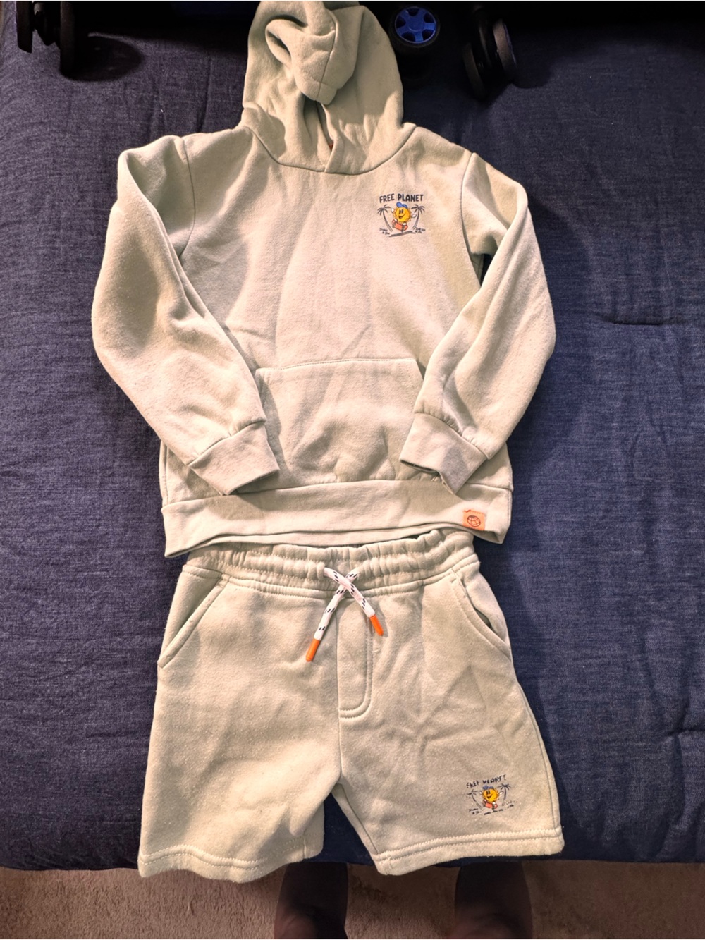 Free Planet Cream Sweatpants & Hoodie Set for Kids (size 5)